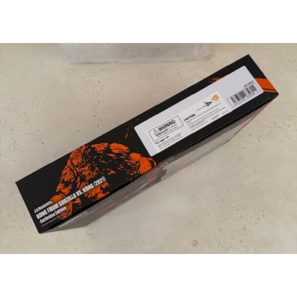 NIB Godzilla vs Kong 2021 - Kong - Event Exclusive Color Edition SOLD OUT!! - Picture 4 of 9
